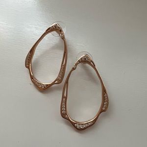 Kendra Scott rose gold earrings